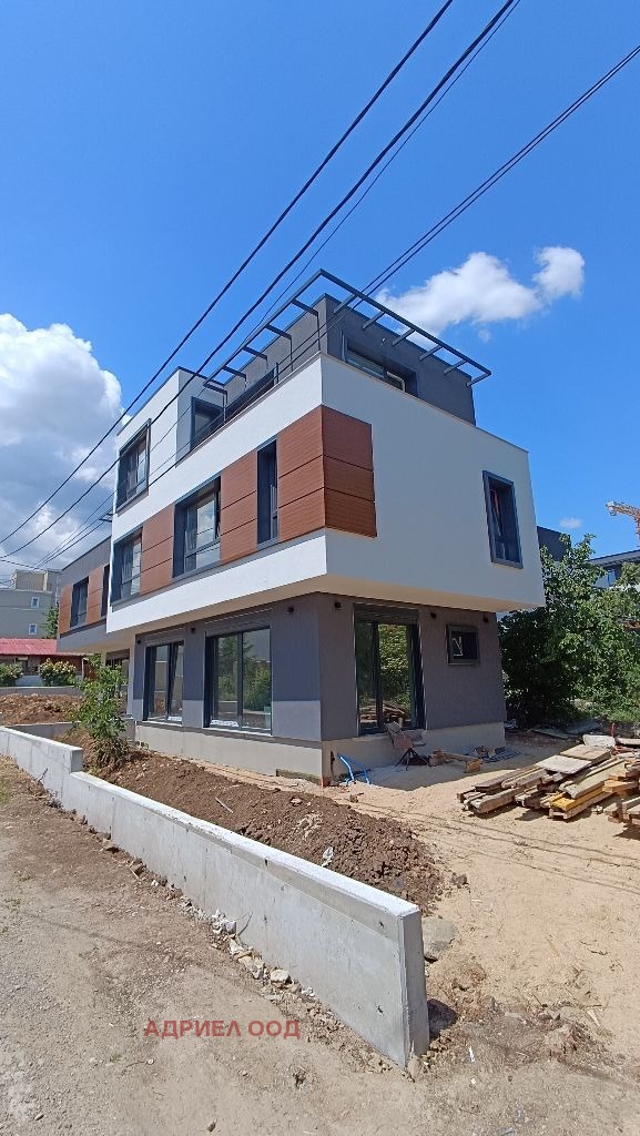 Продава КЪЩА, гр. София, м-т Камбаните