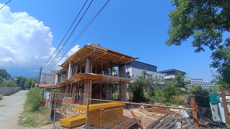 Till salu  Hus Sofia , m-t Kambanite , 209 kvm | 69911974 - bild [9]