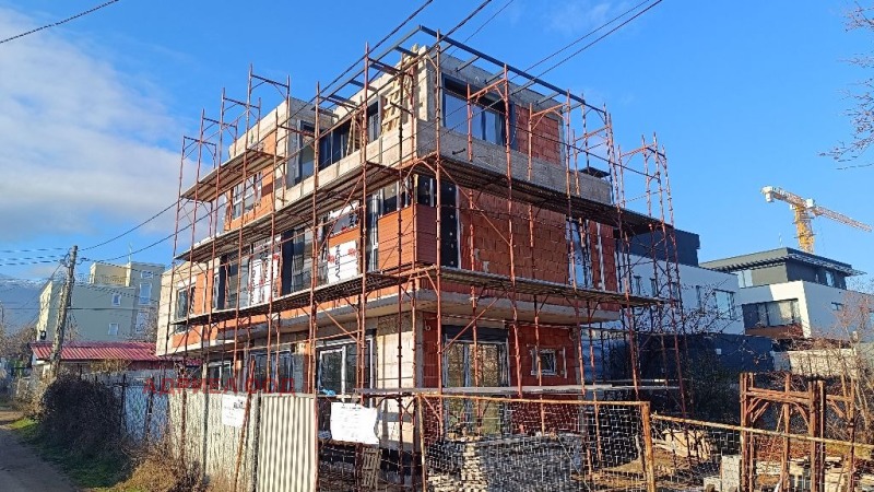 Продава КЪЩА, гр. София, м-т Камбаните