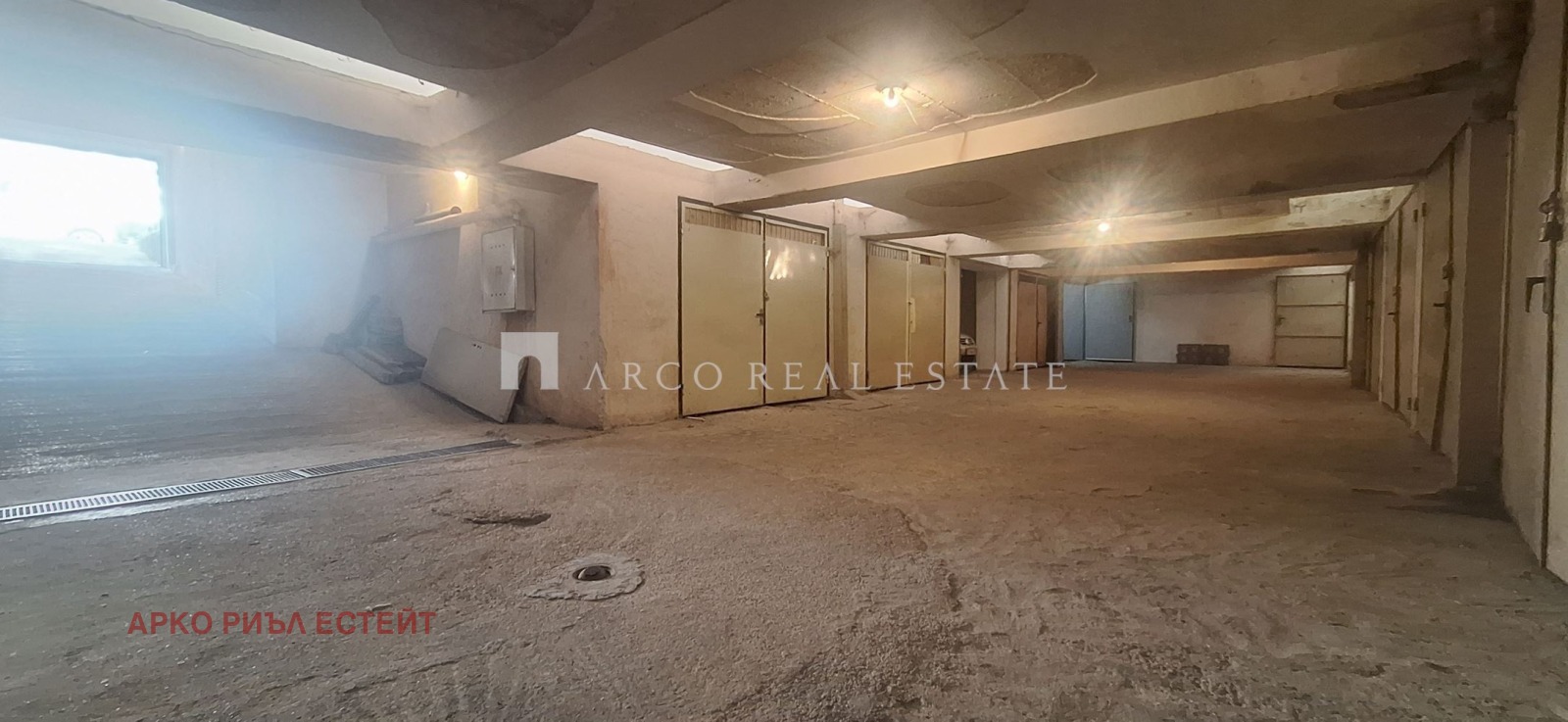 Продава ГАРАЖ, ПАРКОМЯСТО, гр. София, Хладилника