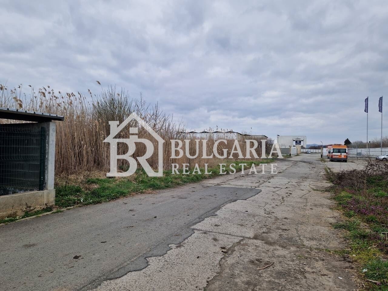 Продава ПАРЦЕЛ, гр. Бургас, Пети километър, снимка 2 - Парцели - 53992943