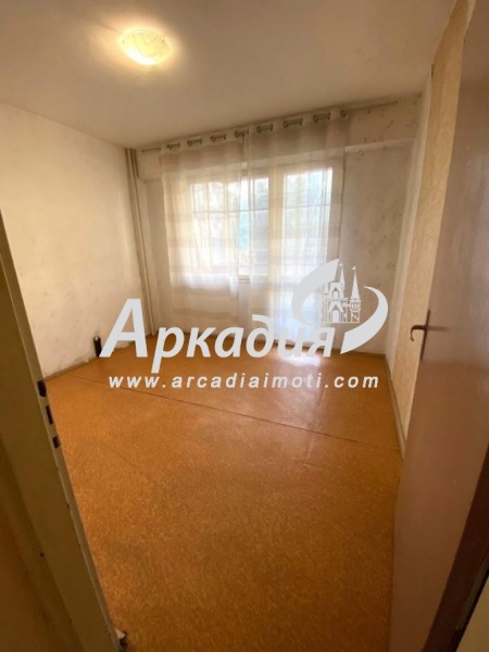 Продава  3-стаен град Пловдив , Въстанически , 84 кв.м | 70373299 - изображение [4]