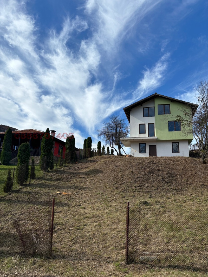 Продава КЪЩА, с. Мракетинци, област Перник