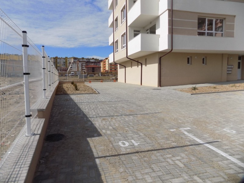 Продава ГАРАЖ, ПАРКОМЯСТО, гр. Кърджали, Възрожденци, снимка 4 - Гаражи и паркоместа - 53334224