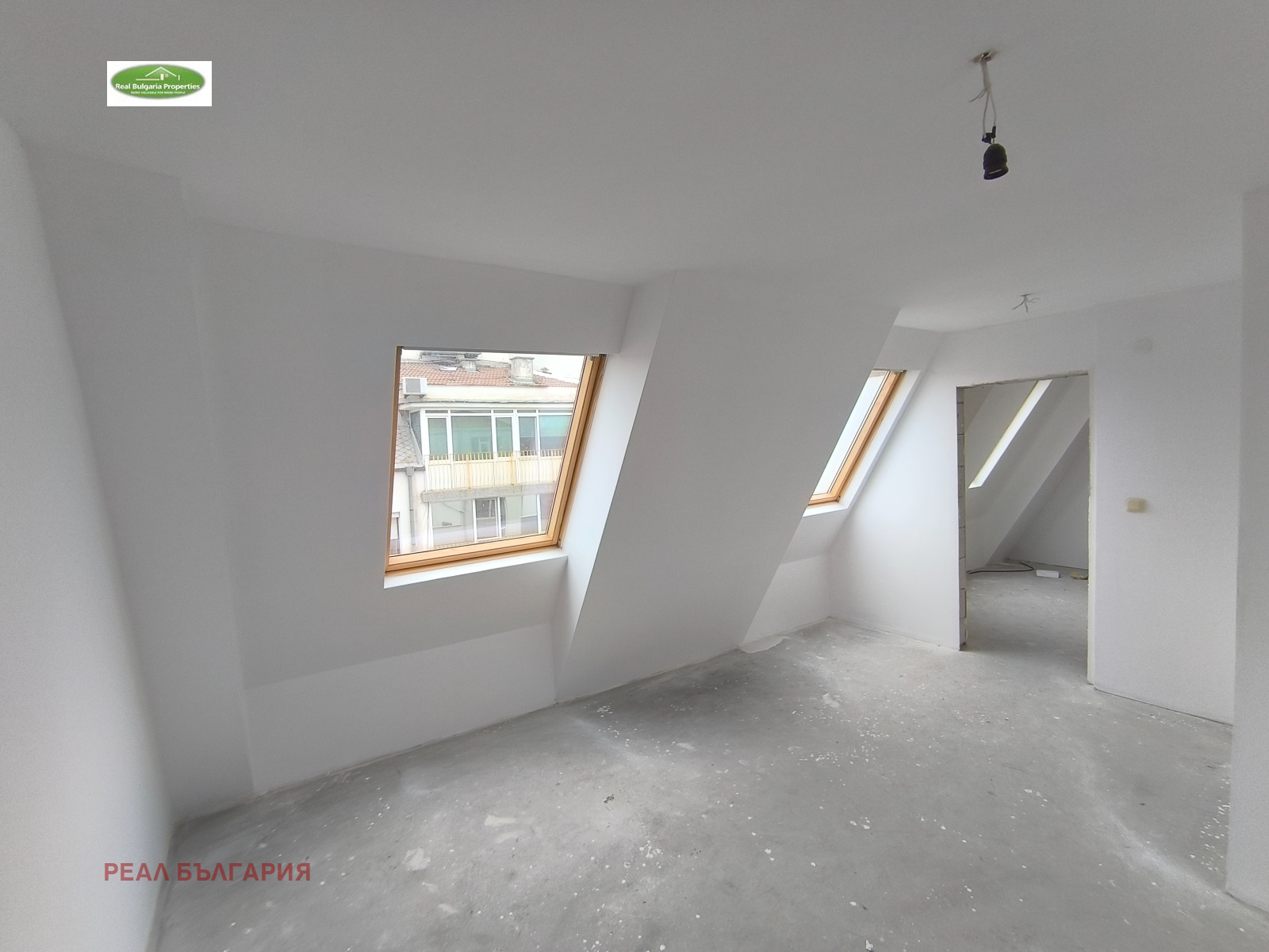 Продава МНОГОСТАЕН, гр. Русе, Ялта, снимка 2 - Апартаменти - 49737350