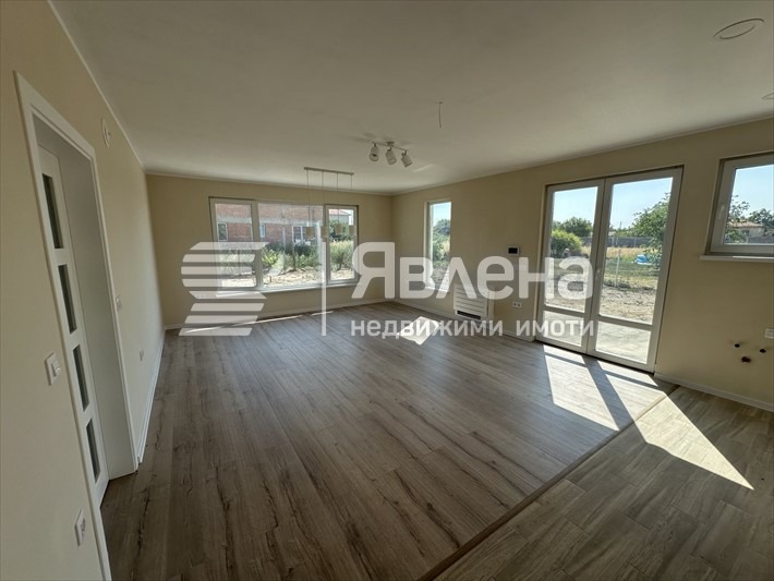 Продава КЪЩА, с. Граф Игнатиево, област Пловдив, снимка 8 - Къщи - 55731654
