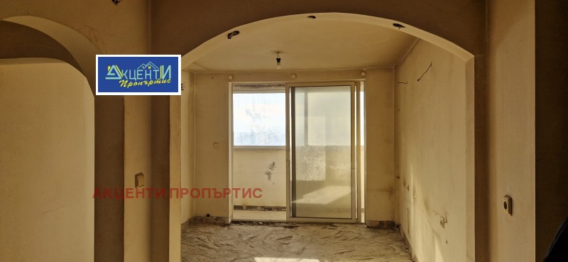 Продава  3-стаен град Велико Търново , Колю Фичето , 91 кв.м | 29665832 - изображение [2]