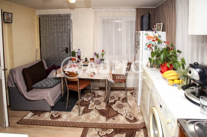 Продава КЪЩА, гр. София, Орландовци, снимка 6 - Къщи - 50779473