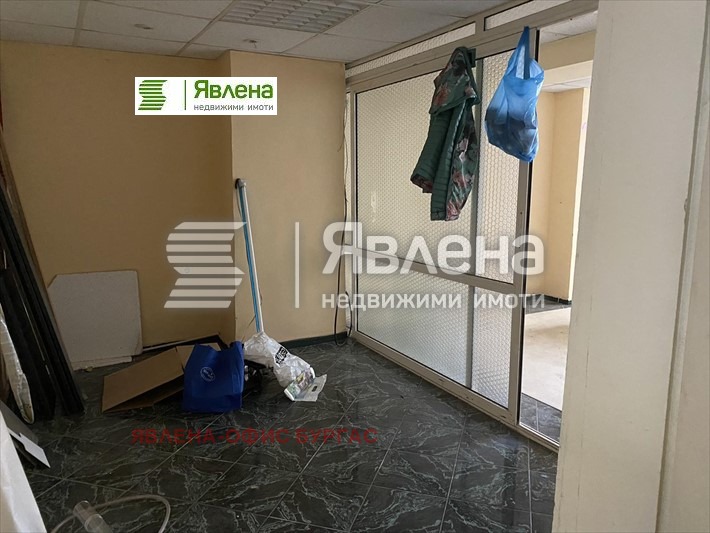 Продава МАГАЗИН, гр. Бургас, Възраждане, снимка 2 - Магазини - 47514370