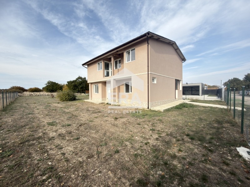 Продава КЪЩА, с. Доброглед, област Варна, снимка 2 - Къщи - 56627329