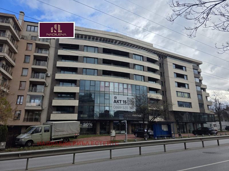 Продава ОФИС в град София, Витоша - 996 кв.м / При запитване, НАДИЛЕНА РИЪЛ ЕСТЕЙТС