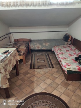 Grenier Chirok tsentar, Pleven 6