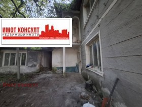 КЪЩА, 100 m2