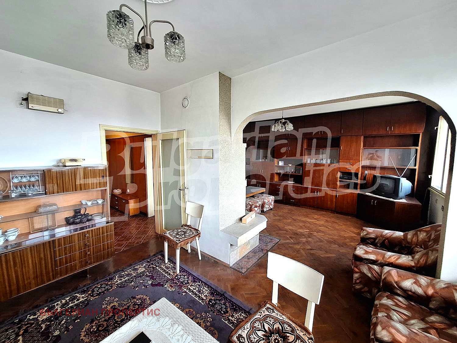 Продава 4-СТАЕН, гр. Велико Търново, Акация, снимка 2 - Апартаменти - 50783852