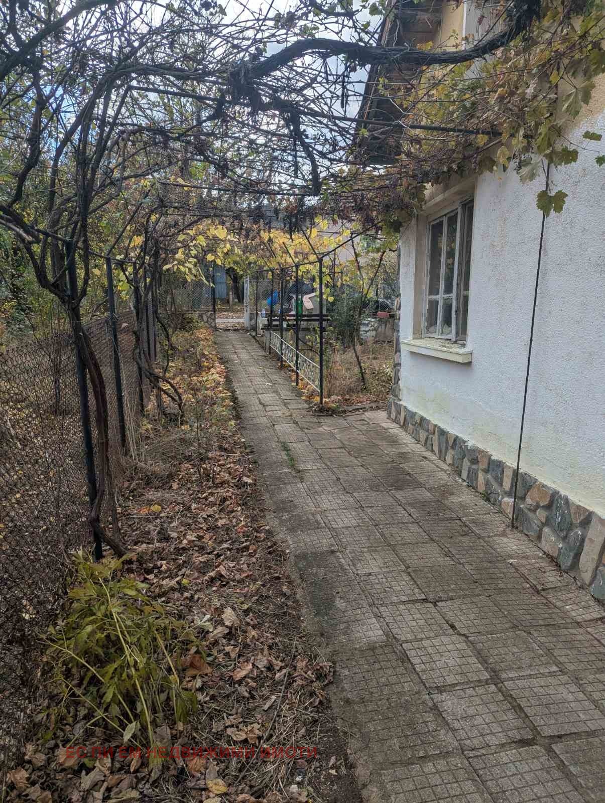 Продава КЪЩА, с. Извор, област Перник, снимка 2 - Къщи - 56576211