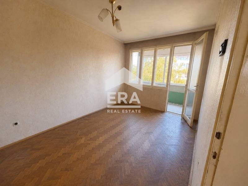 Продава МНОГОСТАЕН, гр. Велико Търново, Център, снимка 3 - Апартаменти - 55456473