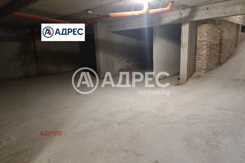 Продава ГАРАЖ, ПАРКОМЯСТО, гр. Варна, Център, снимка 5 - Гаражи и паркоместа - 53033822