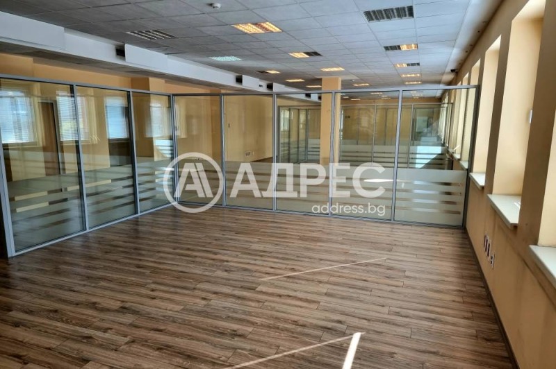 Продава ПРОМ. ПОМЕЩЕНИЕ, гр. София, Център