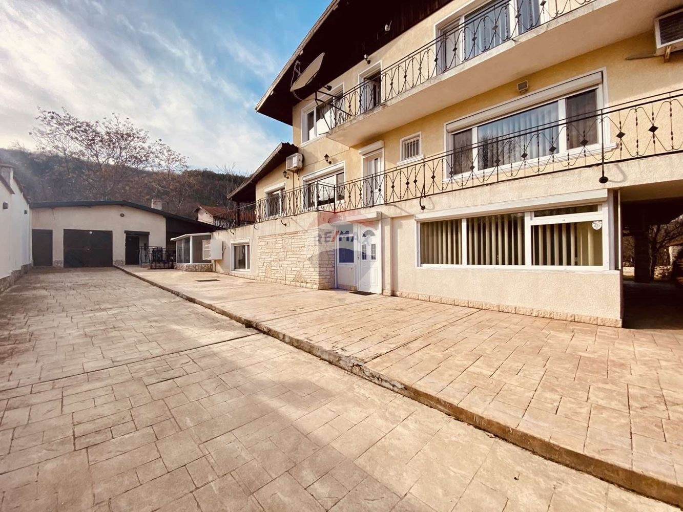 Продава КЪЩА, гр. Балчик, област Добрич