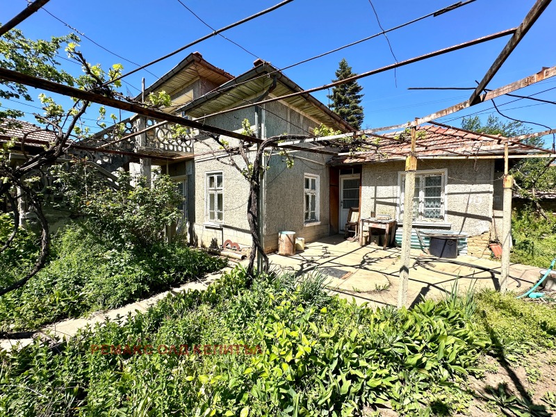 Продава КЪЩА в област Велико Търново, гр. Долна Оряховица - 100 кв.м / 33 233.97 € » 65 000 лв., РЕМАКС ОЛД КЕПИТЪЛ