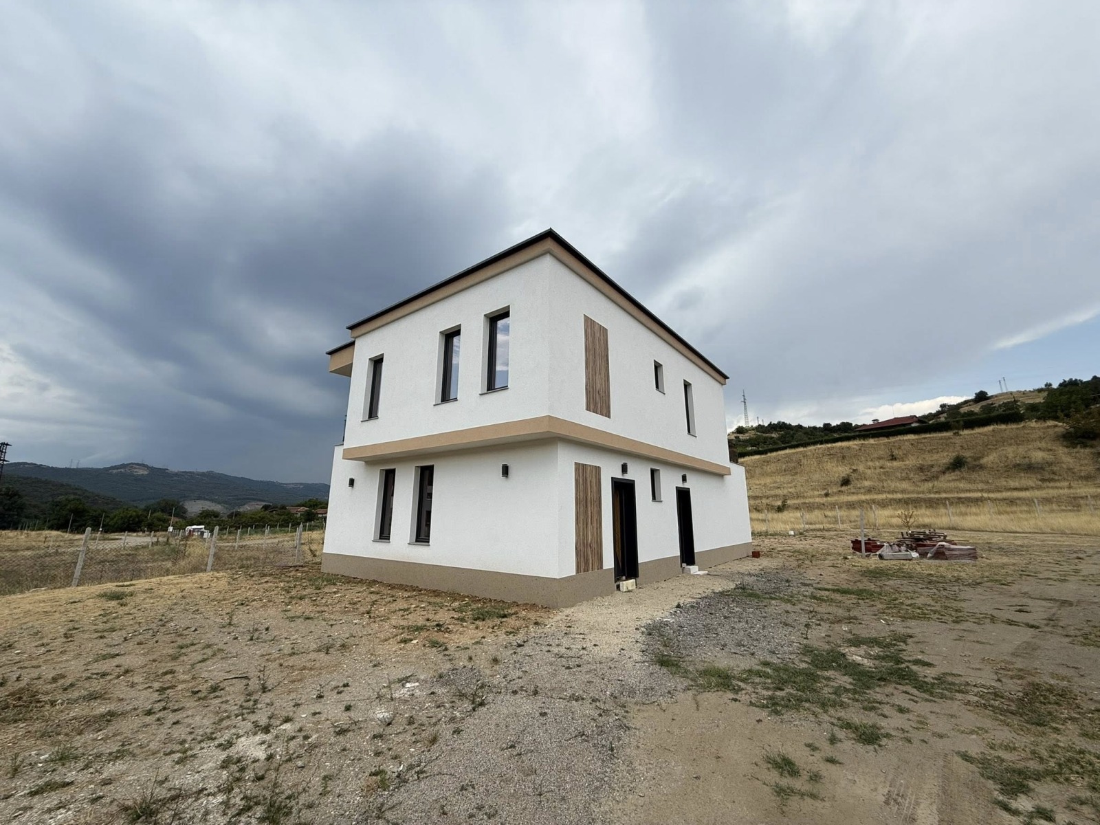 Продава КЪЩА, с. Изгрев, област Благоевград, снимка 2 - Къщи - 53797592