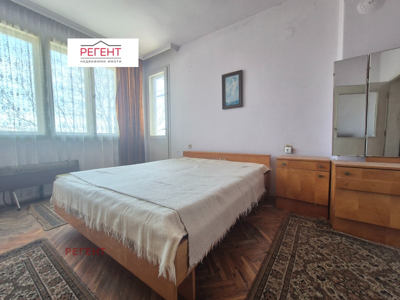 Продава 3-СТАЕН в град Габрово, Център - 165 кв.м / 80 000 € » 156 466.40 лв., РЕГЕНТ