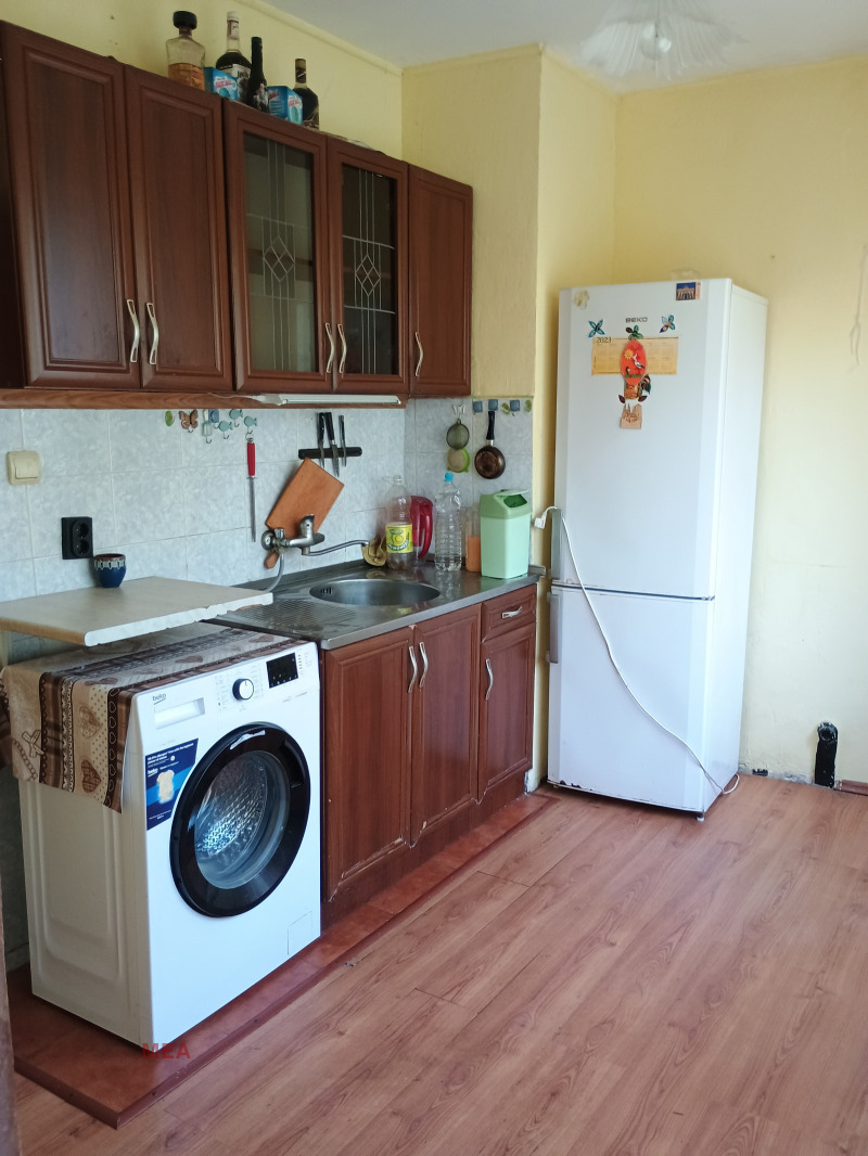 Продава  2-стаен град София , Връбница 2 , 64 кв.м | 21206040