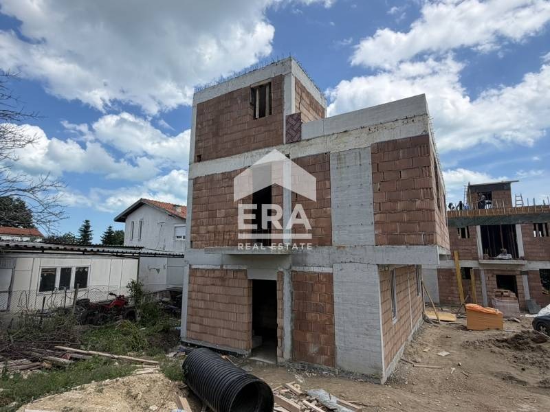 Продава КЪЩА, гр. Варна, м-т Горна Трака, снимка 2 - Къщи - 54950267