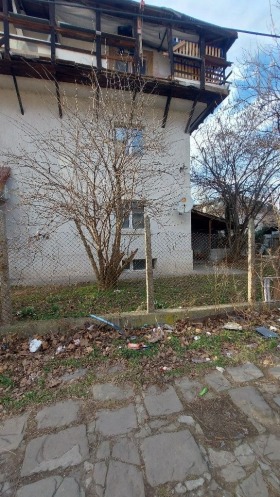 Продажба на етажи от къща в град София — страница 4 - изображение 19 