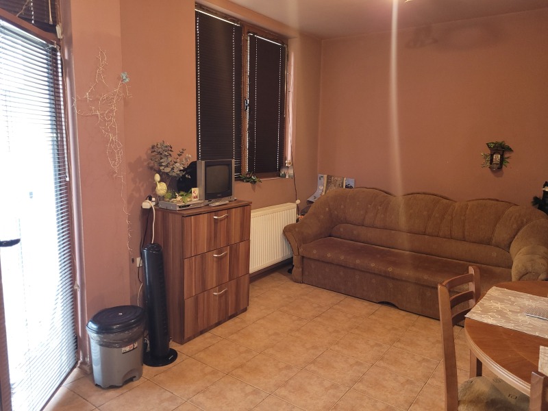 Na prodej  1 ložnice Pleven , Mara Denčeva , 67 m2 | 53012245 - obraz [2]