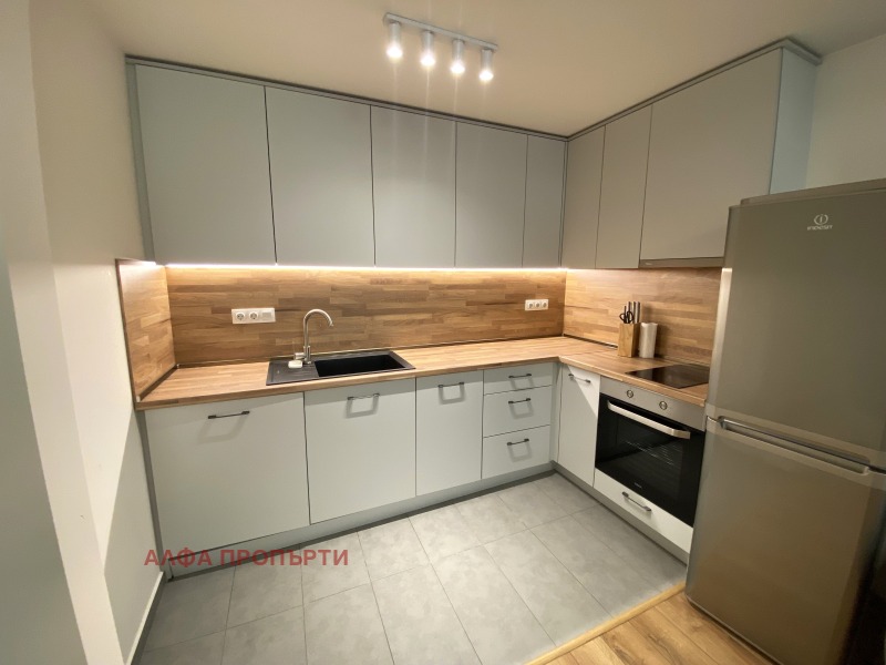 Продава  2-стаен, град София, Зона Б-5 •  165 000 EUR • ID 19825295 — holmes.bg - [1] 