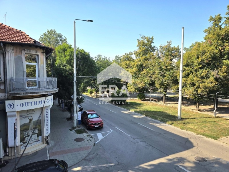 Продава ЕТАЖ ОТ КЪЩА, гр. Русе, Център, снимка 12 - Етаж от къща - 55652225