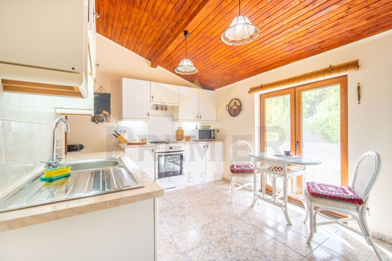 Продава КЪЩА, гр. Балчик, област Добрич, снимка 10 - Къщи - 53336622