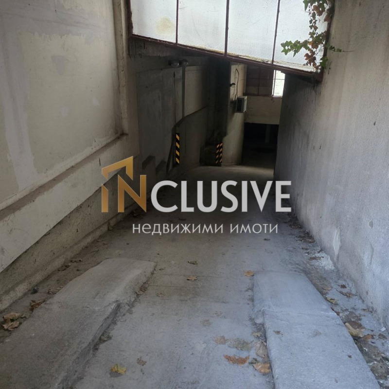 Продава ГАРАЖ, ПАРКОМЯСТО, гр. Варна, Операта, снимка 2 - Гаражи и паркоместа - 53429992