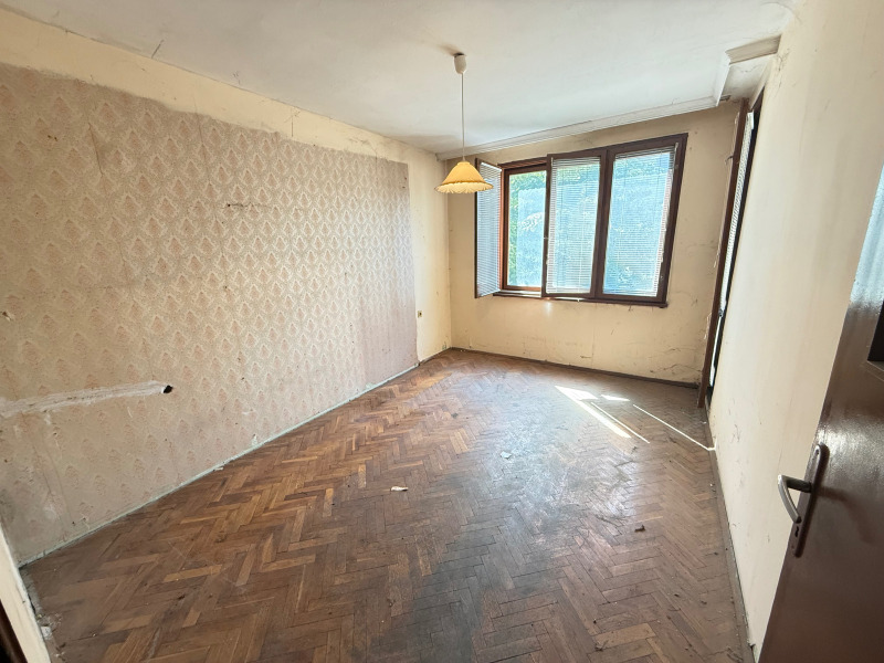 Продава  4-стаен, град Русе, Център •  175 000 EUR • ID 37891168 — holmes.bg - [1] 