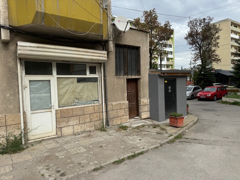 Eladó  Üzlet Pernik , Centar , 39 négyzetméter | 43402242