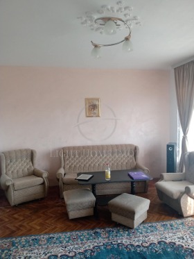 Продава 2-стаен град Пловдив Кючук Париж - [1] 