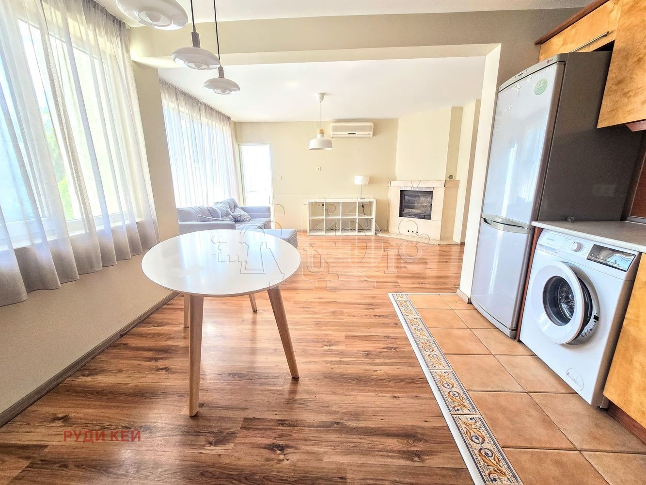 Продава 3-СТАЕН, гр. Варна, Окръжна болница-Генерали, снимка 2 - Апартаменти - 54179907