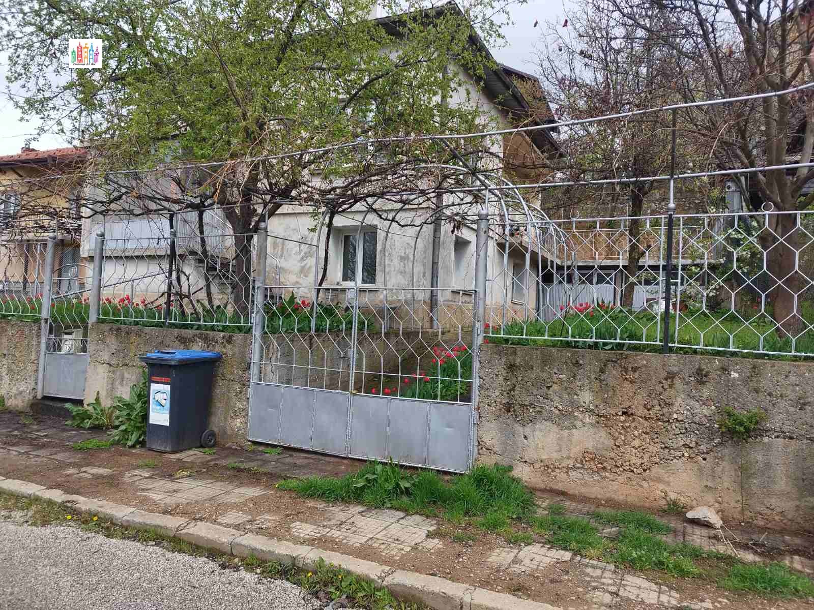 Продава КЪЩА, гр. Перник, Ралица, снимка 2 - Къщи - 53704280