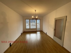 Продажба на тристайни апартаменти в град Враца - изображение 2 