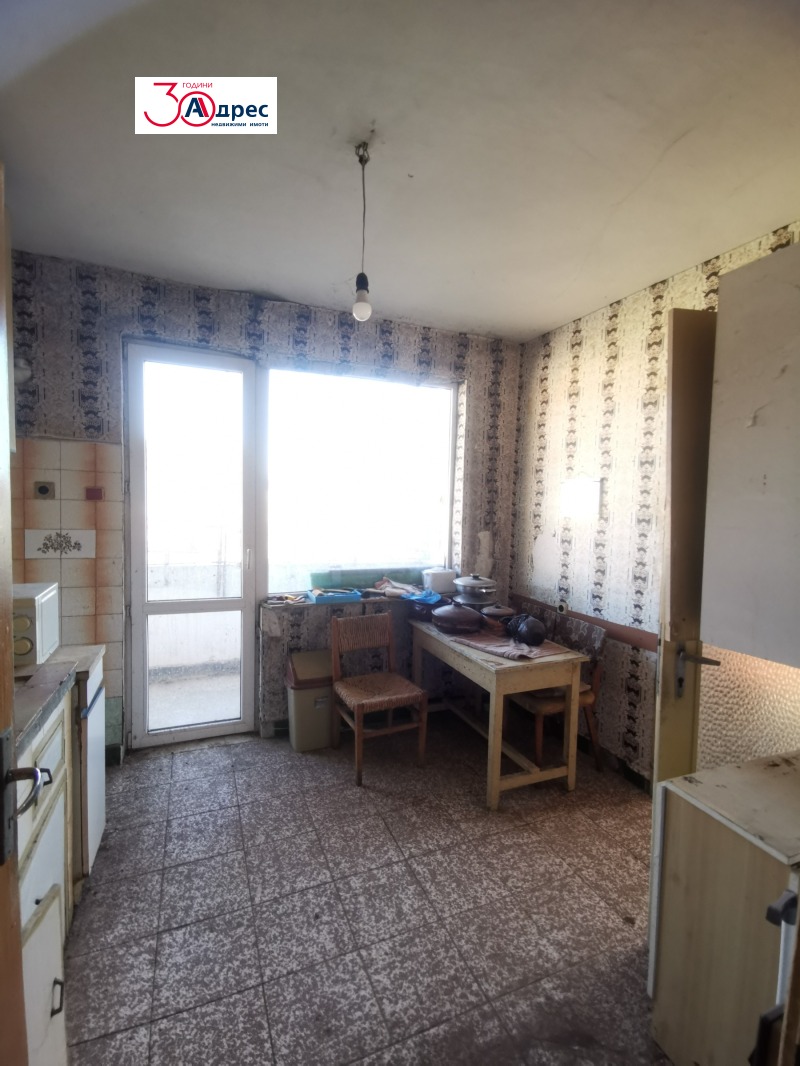 Продава МНОГОСТАЕН, гр. Добрич, Център, снимка 2 - Апартаменти - 53025875