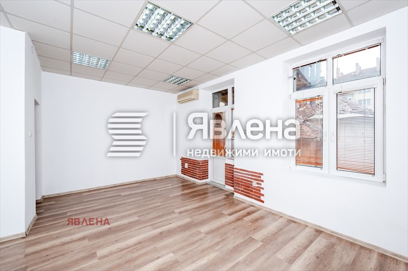 Продава МНОГОСТАЕН, гр. София, Център