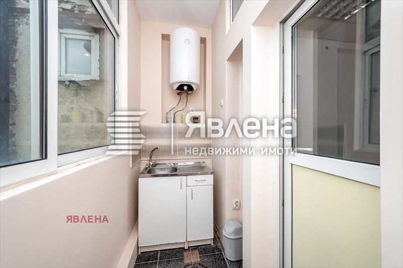 Продава МНОГОСТАЕН, гр. София, Център, снимка 7 - Апартаменти - 56123514