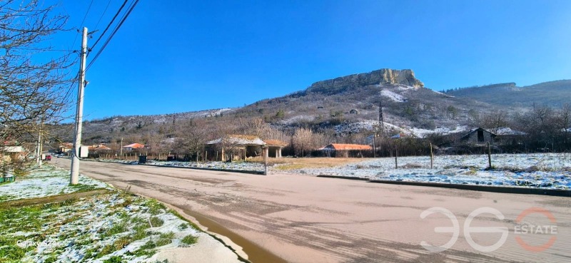 Продава КЪЩА, с. Разделна, област Варна