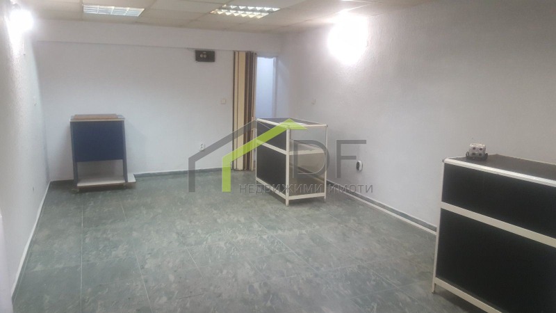 Na prodej  Prodejna Varna , Kolchozen pazar , 24 m2 | 38349195 - obraz [3]