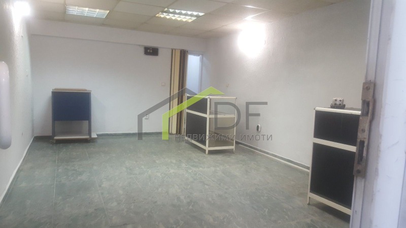 Na prodej  Prodejna Varna , Kolchozen pazar , 24 m2 | 38349195