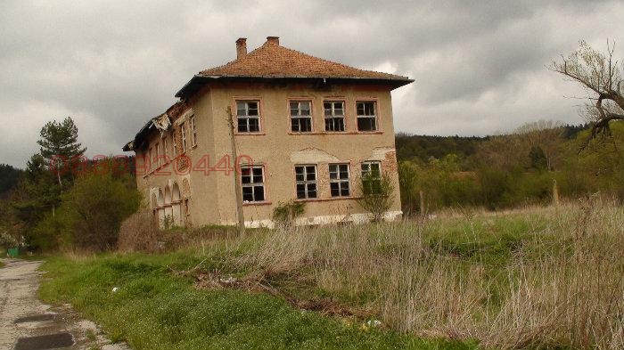 Продава БИЗНЕС ИМОТ, гр. Трън, област Перник