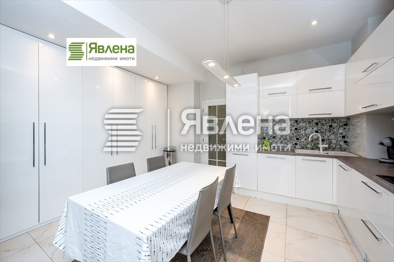 Продава 2-СТАЕН, гр. София, Център, снимка 3 - Апартаменти - 52888984