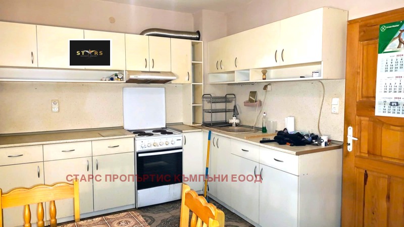 Продава 3-СТАЕН, гр. Варна, Базар Левски, снимка 1 - Aпартаменти - 48366606