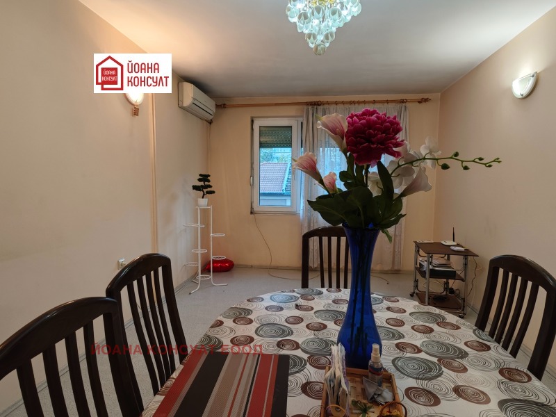 Продава  3-стаен град Плевен , 9-ти квартал , 79 кв.м | 30277372 - изображение [3]